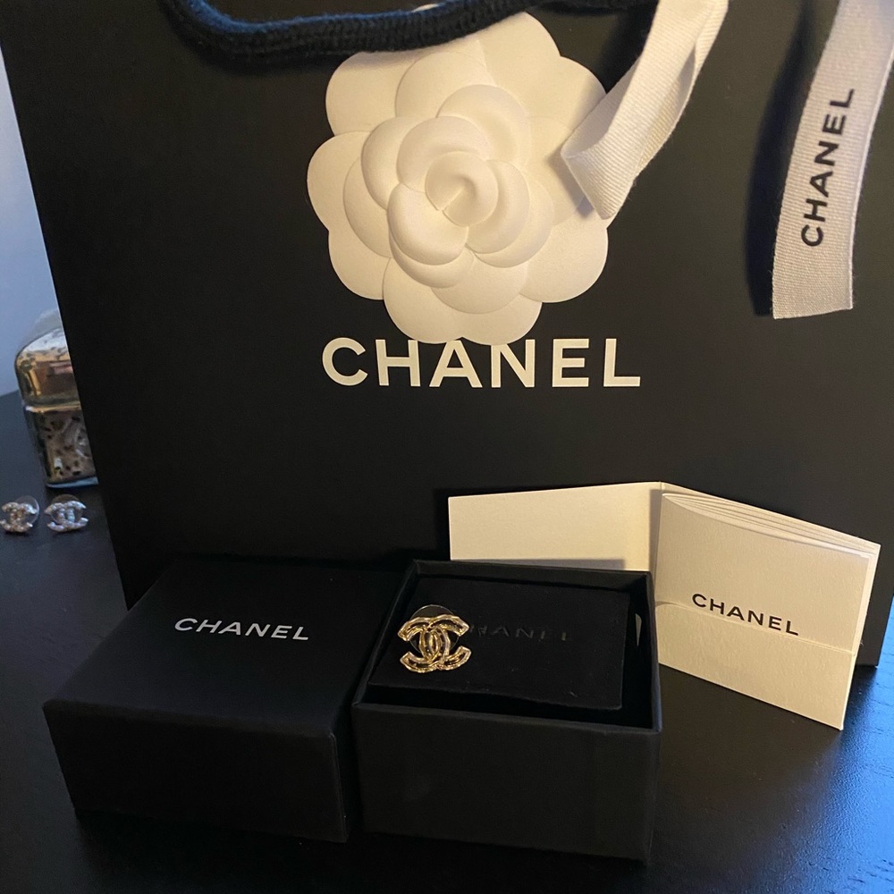 Chanel earring